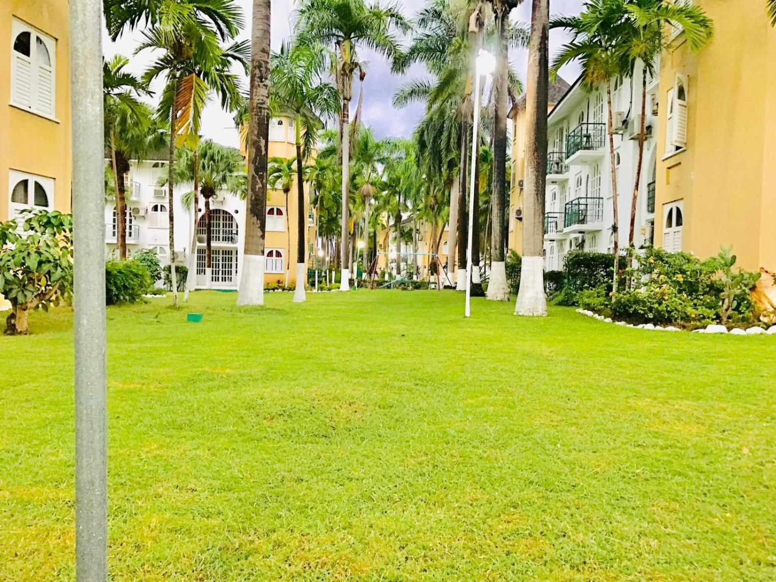 Beach PentHouse A25 Sandcastles Ocho Rios Exterior foto