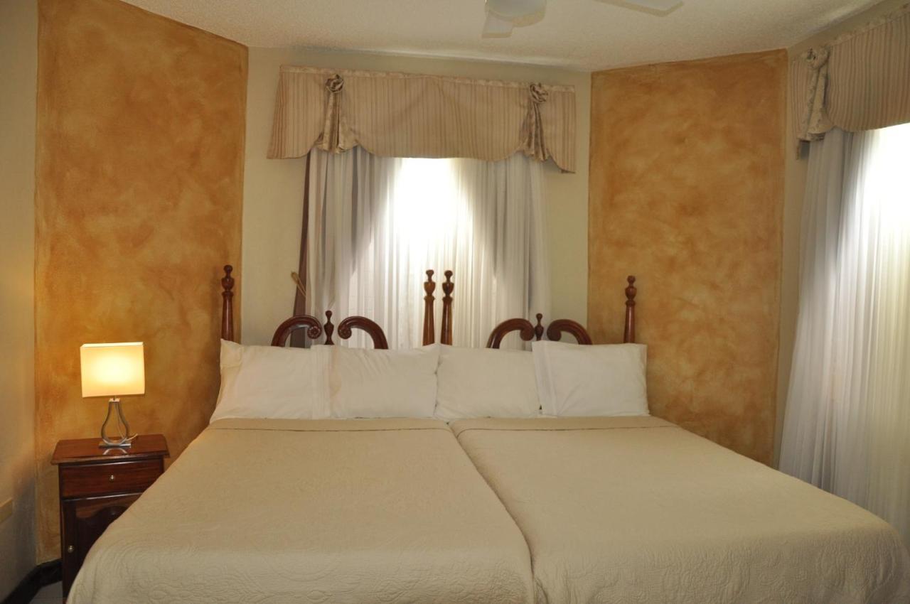 Beach PentHouse A25 Sandcastles Ocho Rios Exterior foto
