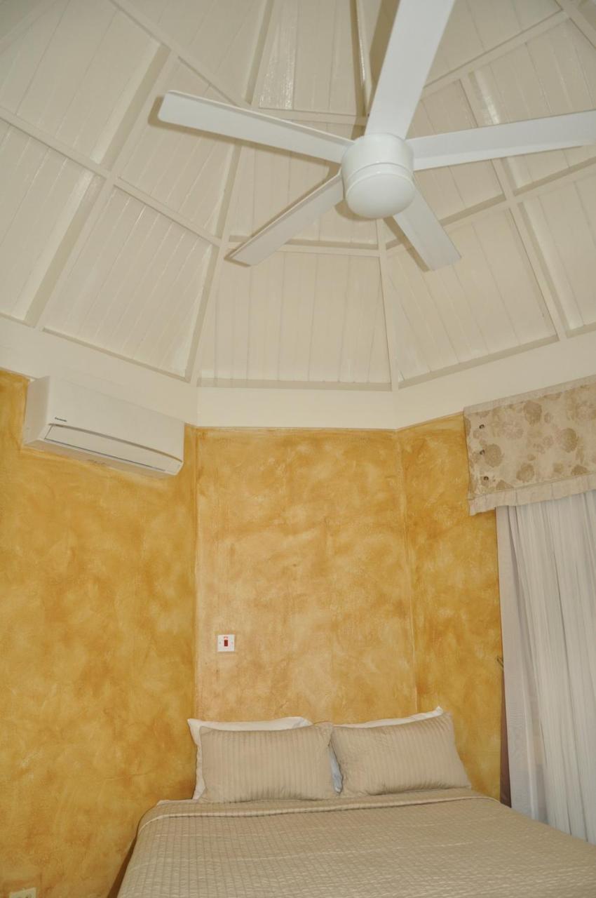 Beach PentHouse A25 Sandcastles Ocho Rios Exterior foto
